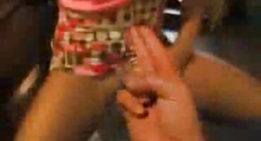 sex korea 18+ mac Mac ôm một cô gái, sau đó dừng phim xet 18 lại.